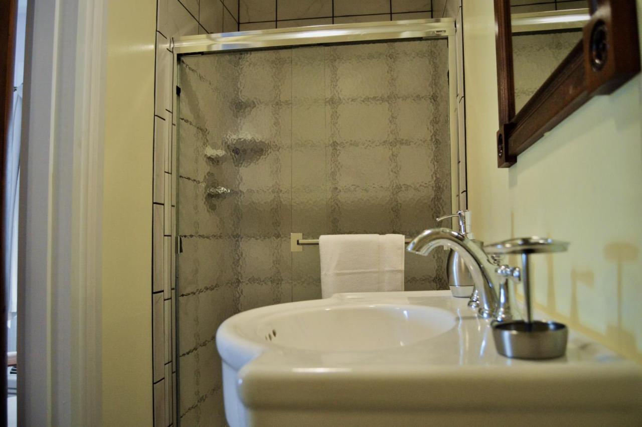 Hawksbill House - (Adults Only) Hotel Luray Eksteriør billede